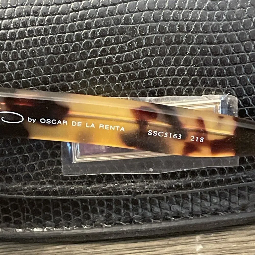 Oscar De La Renta Tortoise Brown  Sunglasses With Case Women’s